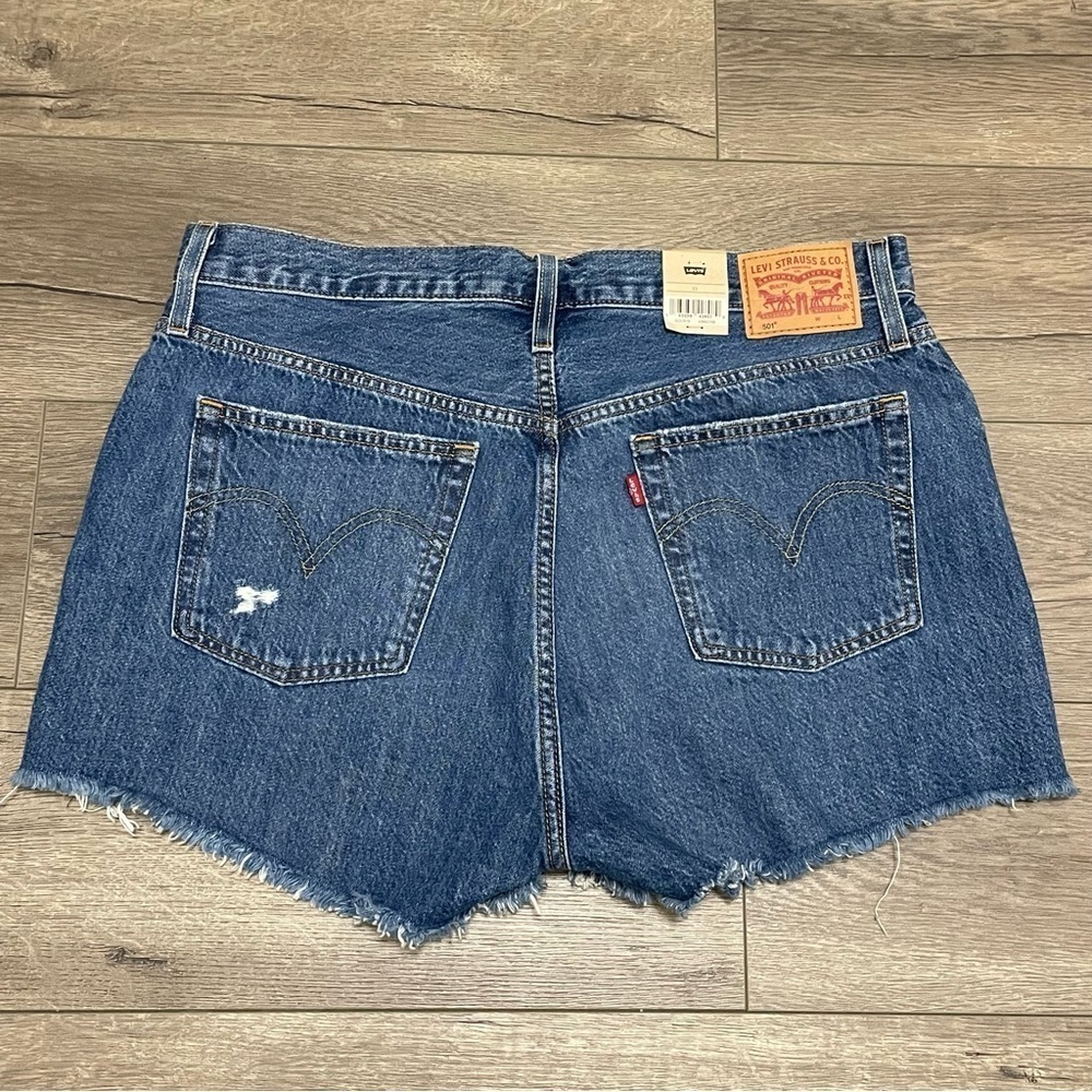 Levi's Destroyed 501 Short in Sansome Muse Women's Denim Jeans Cotton Sz 33 NWT - Picture 4 of 10